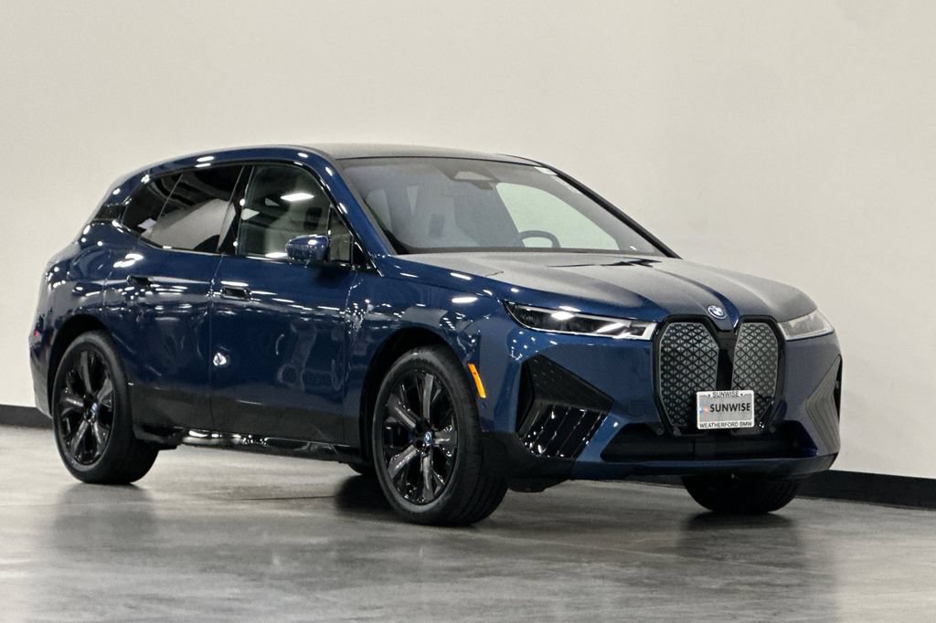 Used 2023 BMW iX xDrive50 w/ Sport Package AWD/4WD image 2