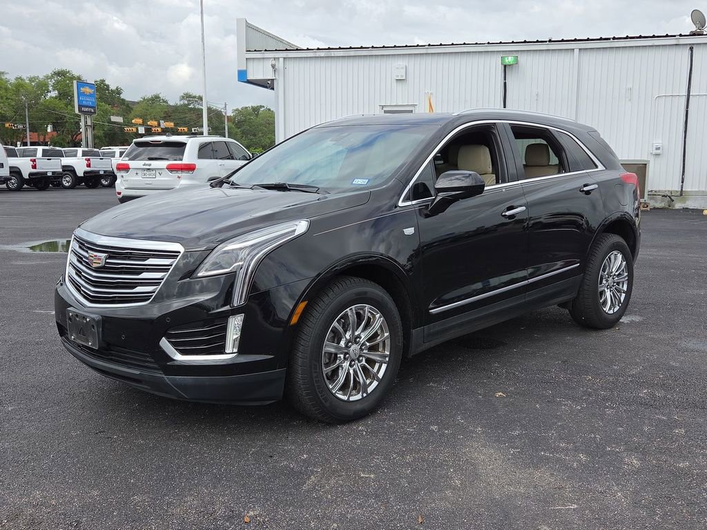 Used 2017 Cadillac XT5 Luxury w/ Driver Awareness Package image 2