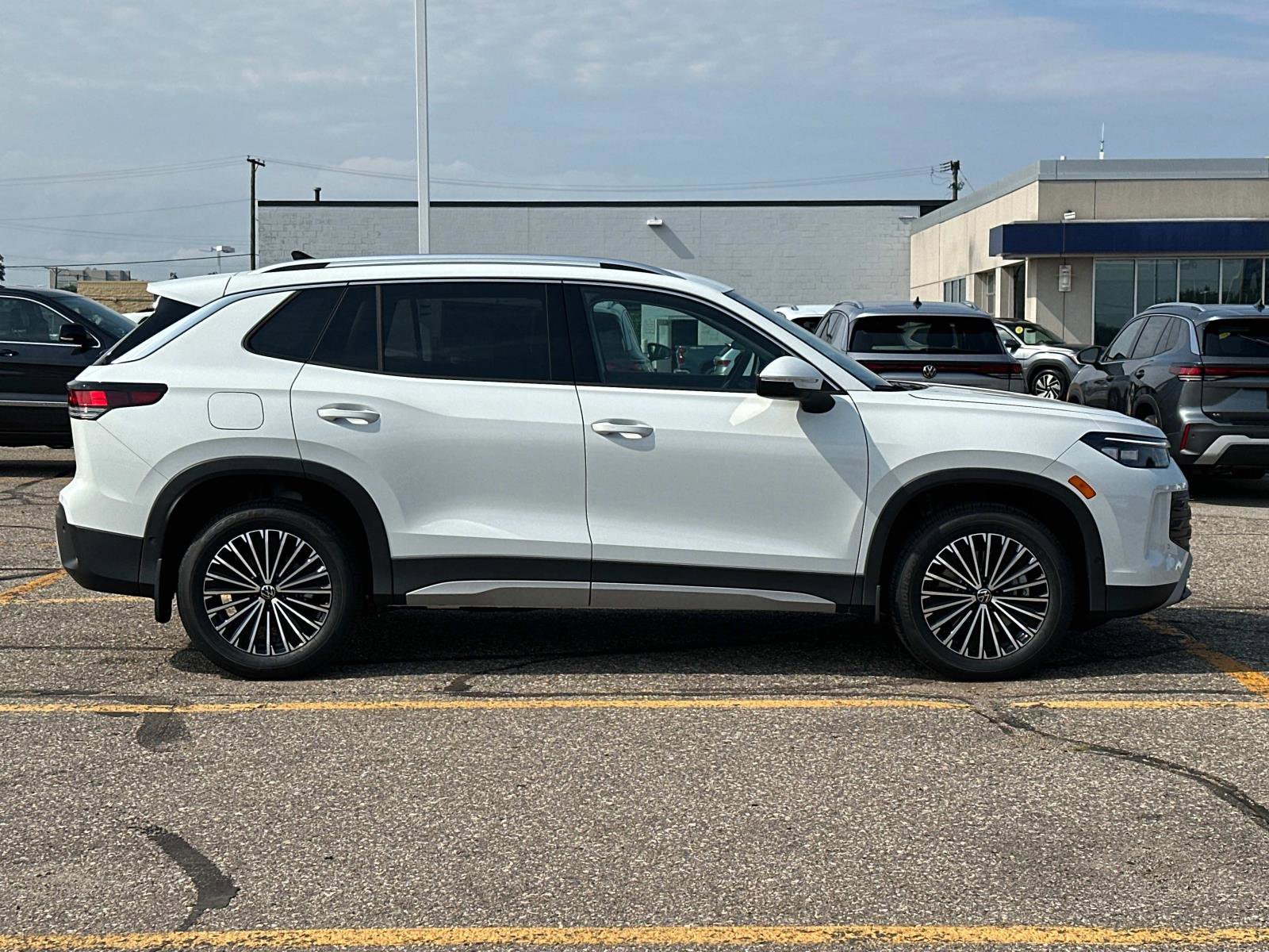 New 2025 Volkswagen Tiguan S image 6