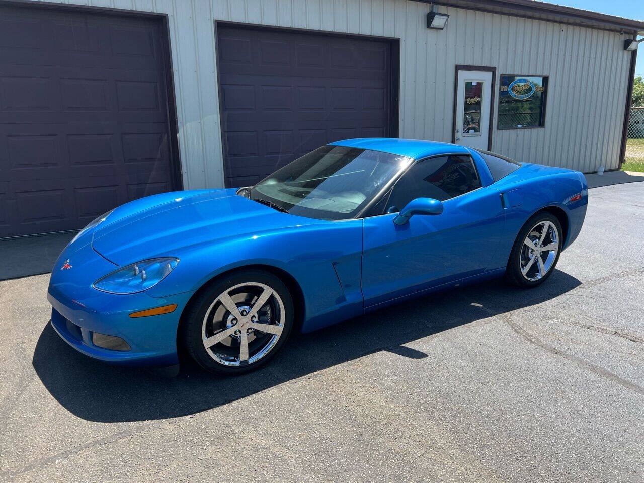 Used 2010 Chevrolet Corvette Coupe w/ 1LT RWD image 56