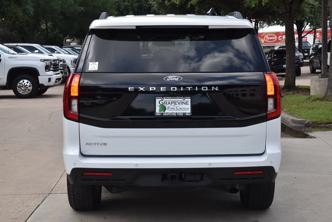 Certified 2025 Ford Expedition Active AWD/4WD image 9