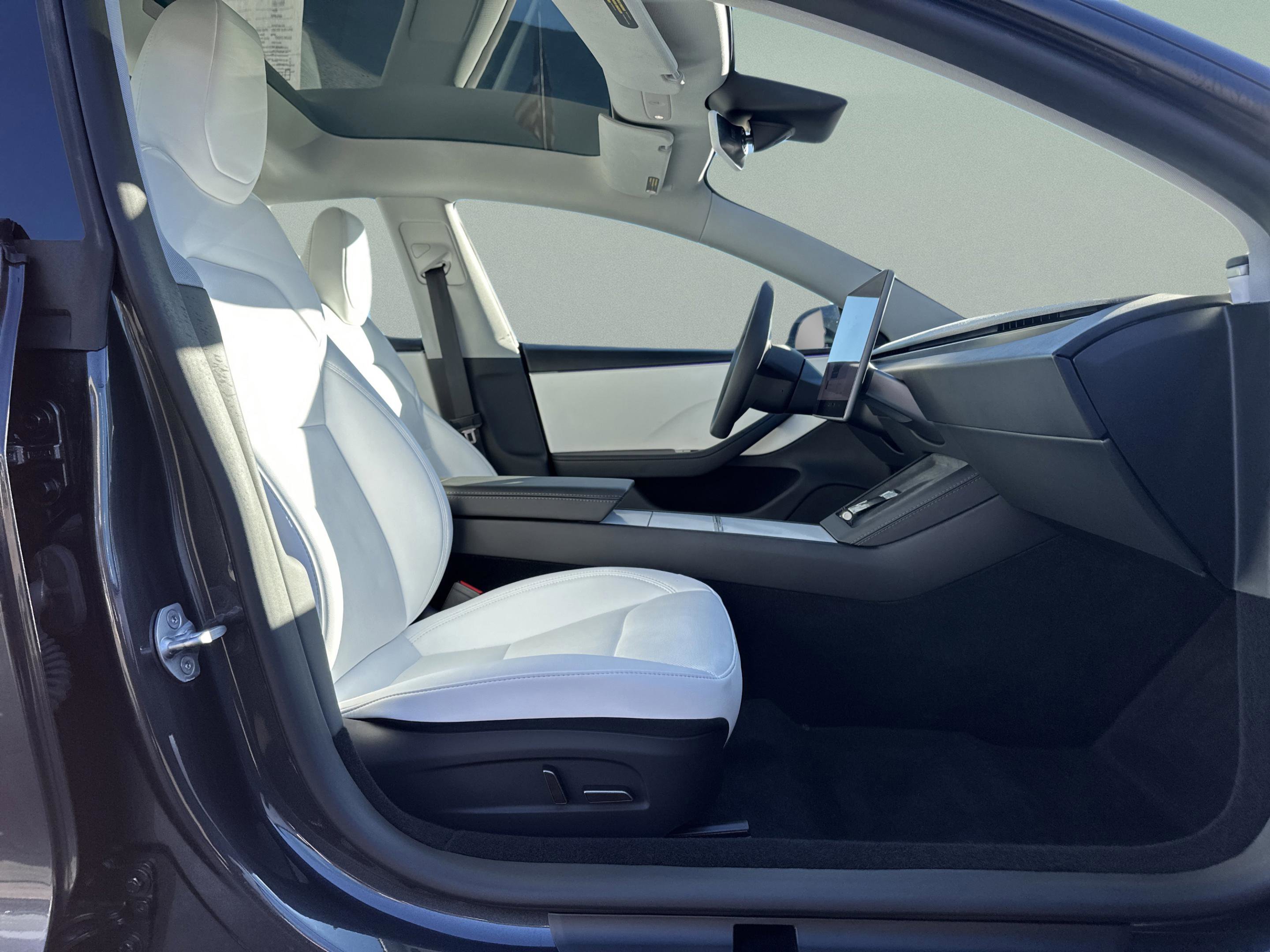 Used 2025 Tesla Model 3 Long Range image 27