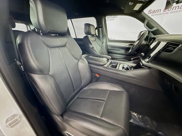 Used 2025 Jeep Wagoneer Series II AWD/4WD image 28