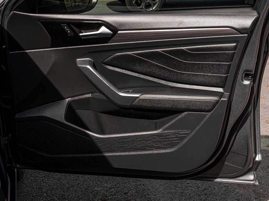 Used 2022 Volkswagen Jetta SEL image 12