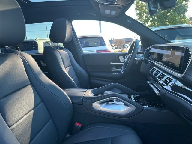 Used 2025 Mercedes-Benz GLS 450 4MATIC image 31