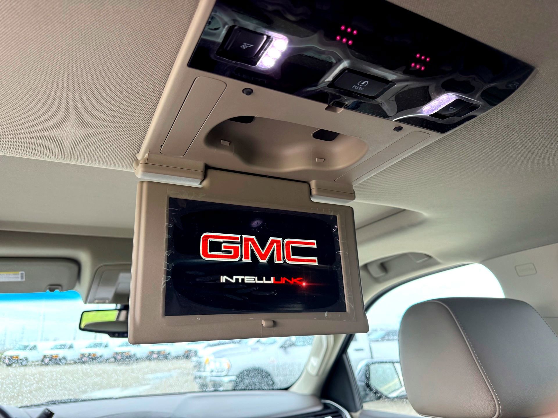 Used 2017 GMC Yukon SLT w/ Open Road Package image 24