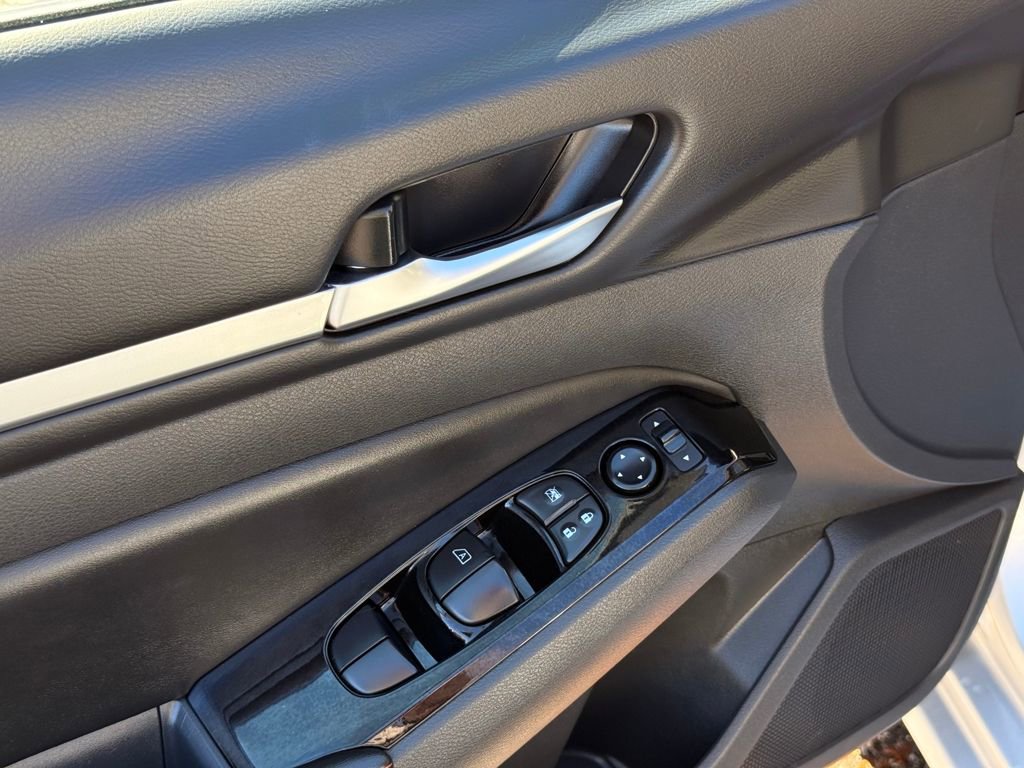 Used 2024 Nissan Altima 2.5 SR image 22