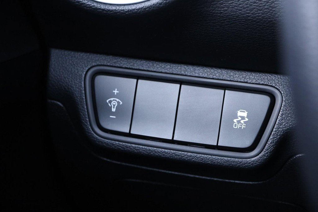 Used 2022 Kia Forte LXS image 17