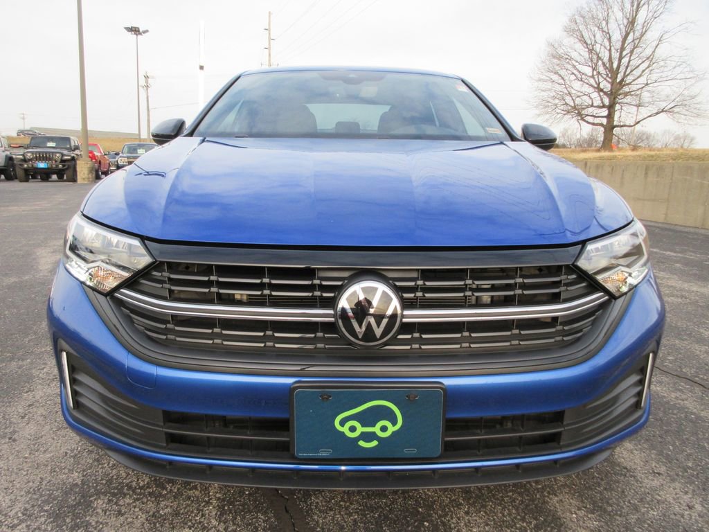 Used 2024 Volkswagen Jetta Sport image 8