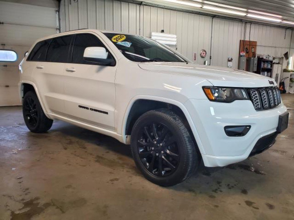 Used 2020 Jeep Grand Cherokee Altitude AWD/4WD image 2
