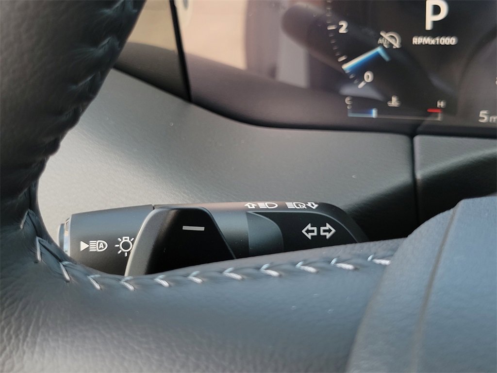 New 2026 Nissan Armada SV image 7