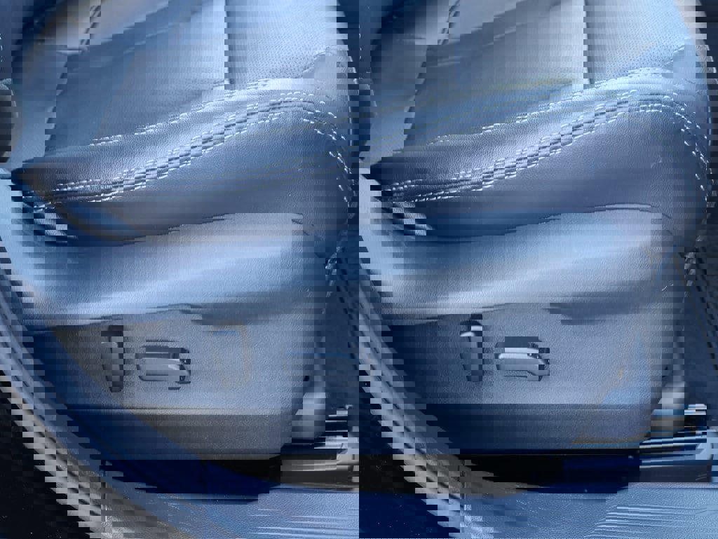 Used 2023 Subaru Outback Limited image 11