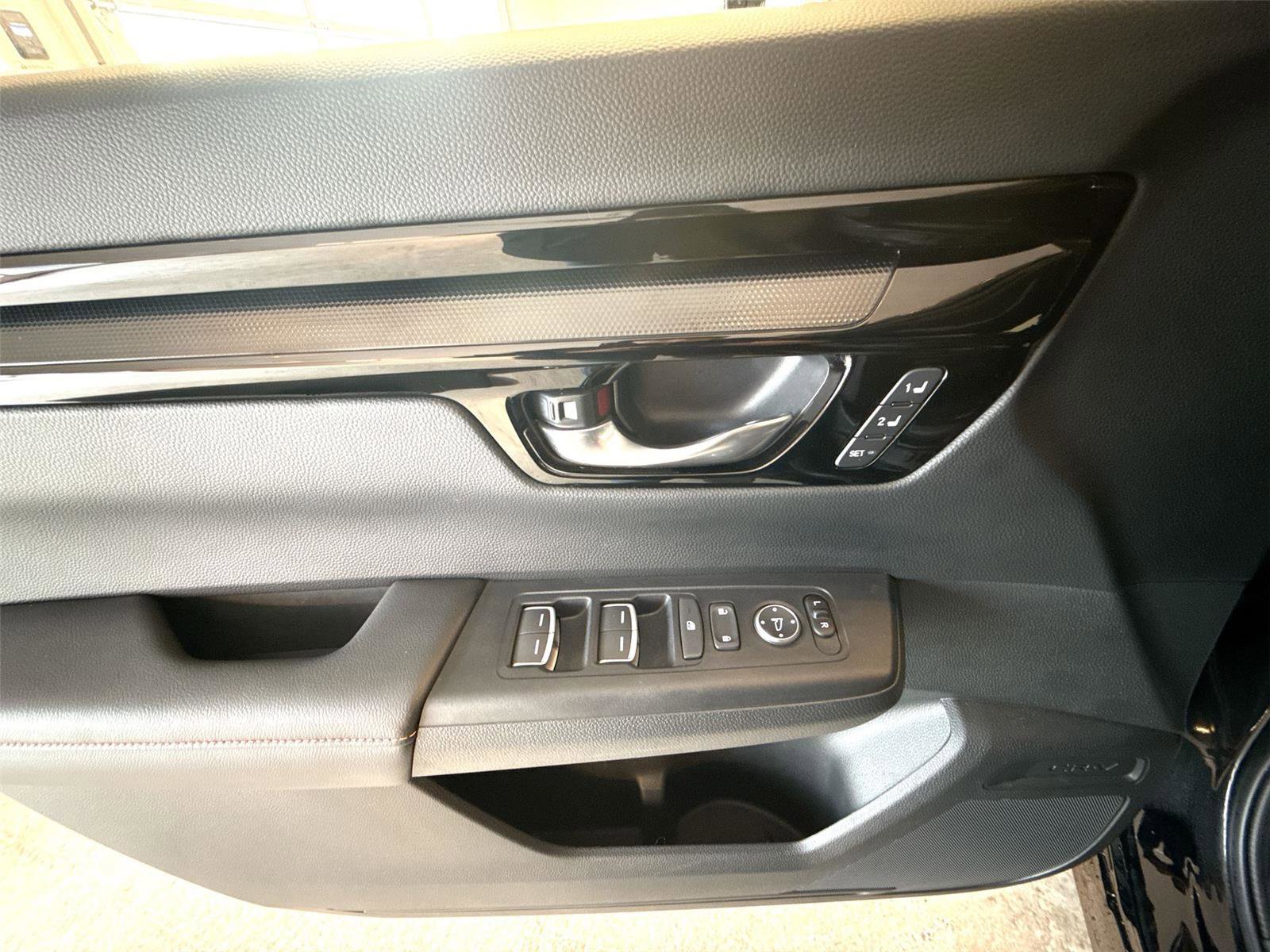 Used 2025 Honda CR-V Sport Touring image 15
