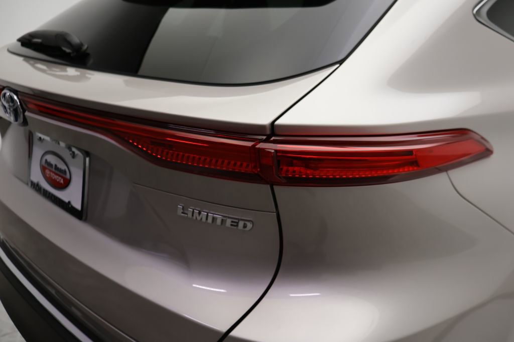 Certified 2024 Toyota Venza Limited image 9