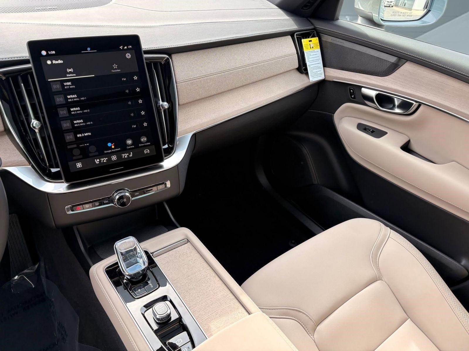 New 2026 Volvo XC90 T8 Plus image 24