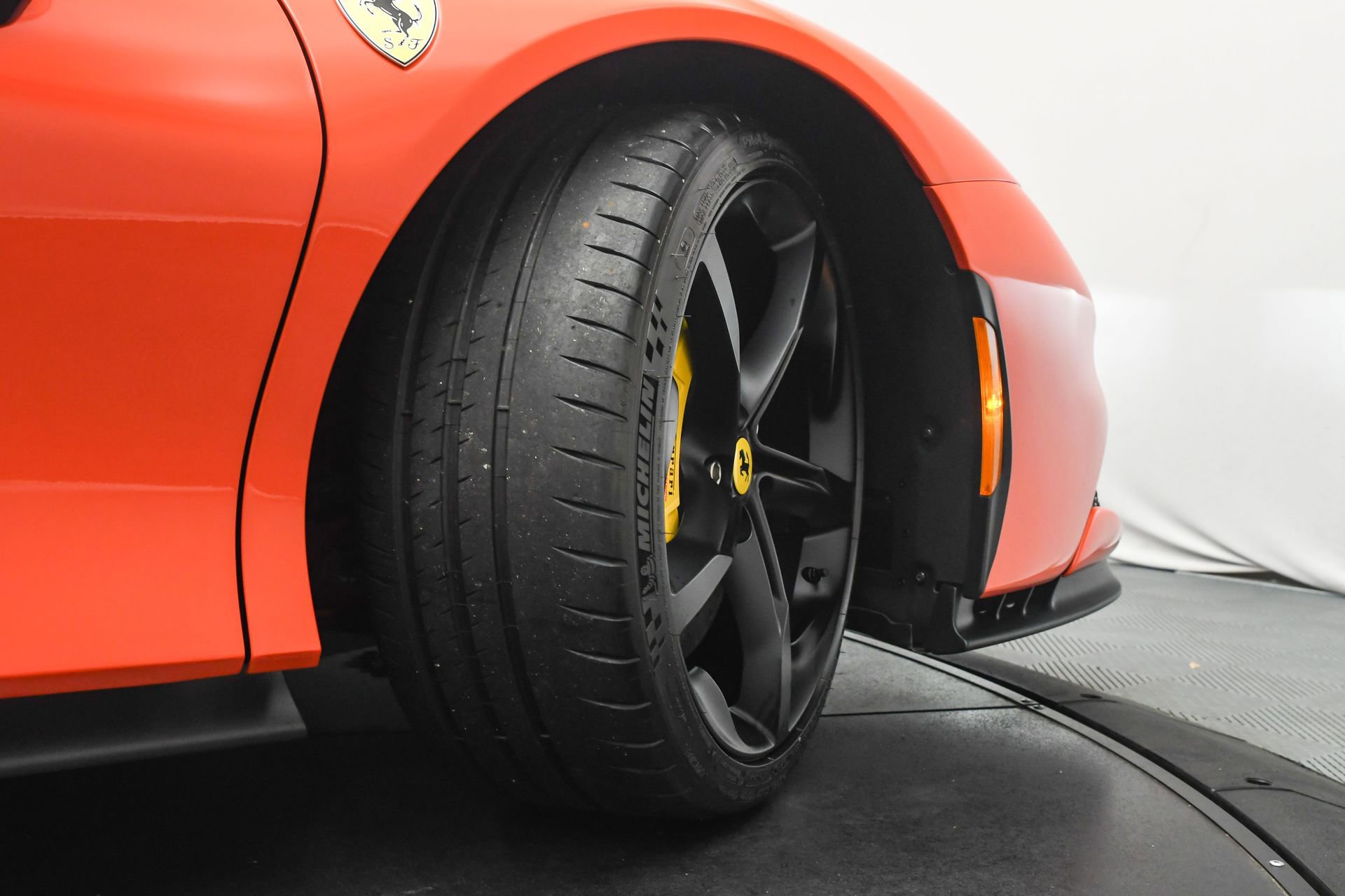 Used 2025 Ferrari SF90 Spider image 38