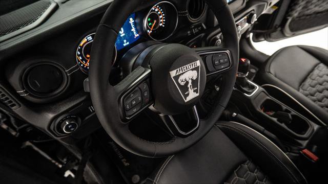 Used 2025 Jeep Gladiator Sport image 19