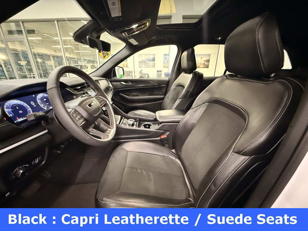 Certified 2025 Jeep Grand Cherokee Altitude image 13