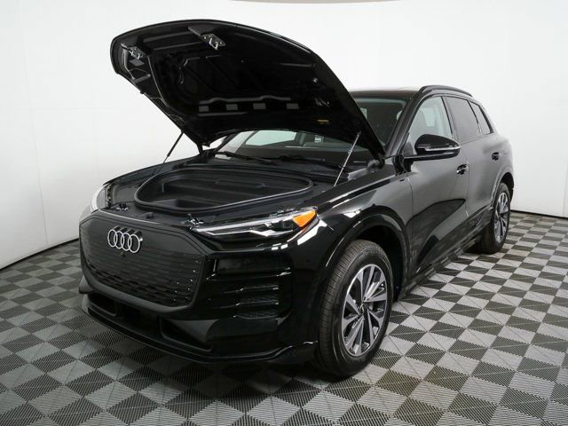 New 2025 Audi Q6 e-tron Premium image 32