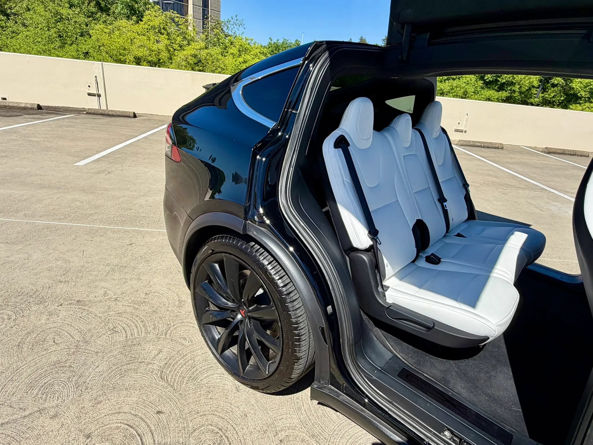 Used 2019 Tesla Model X 100D AWD/4WD image 31