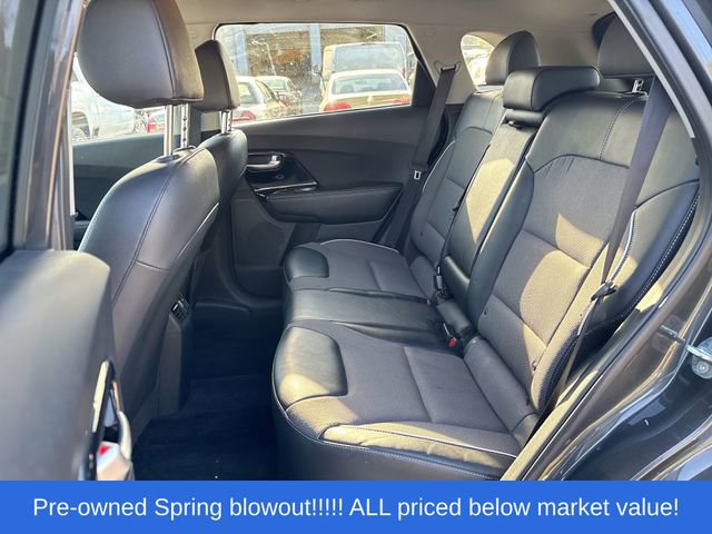 Used 2022 Kia Niro EX w/ Cold Weather Package FWD image 18