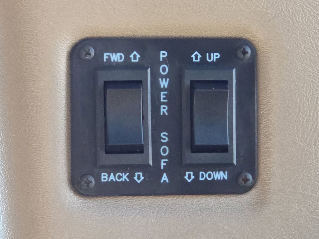 Used 2015 Chevrolet Express 2500 image 25