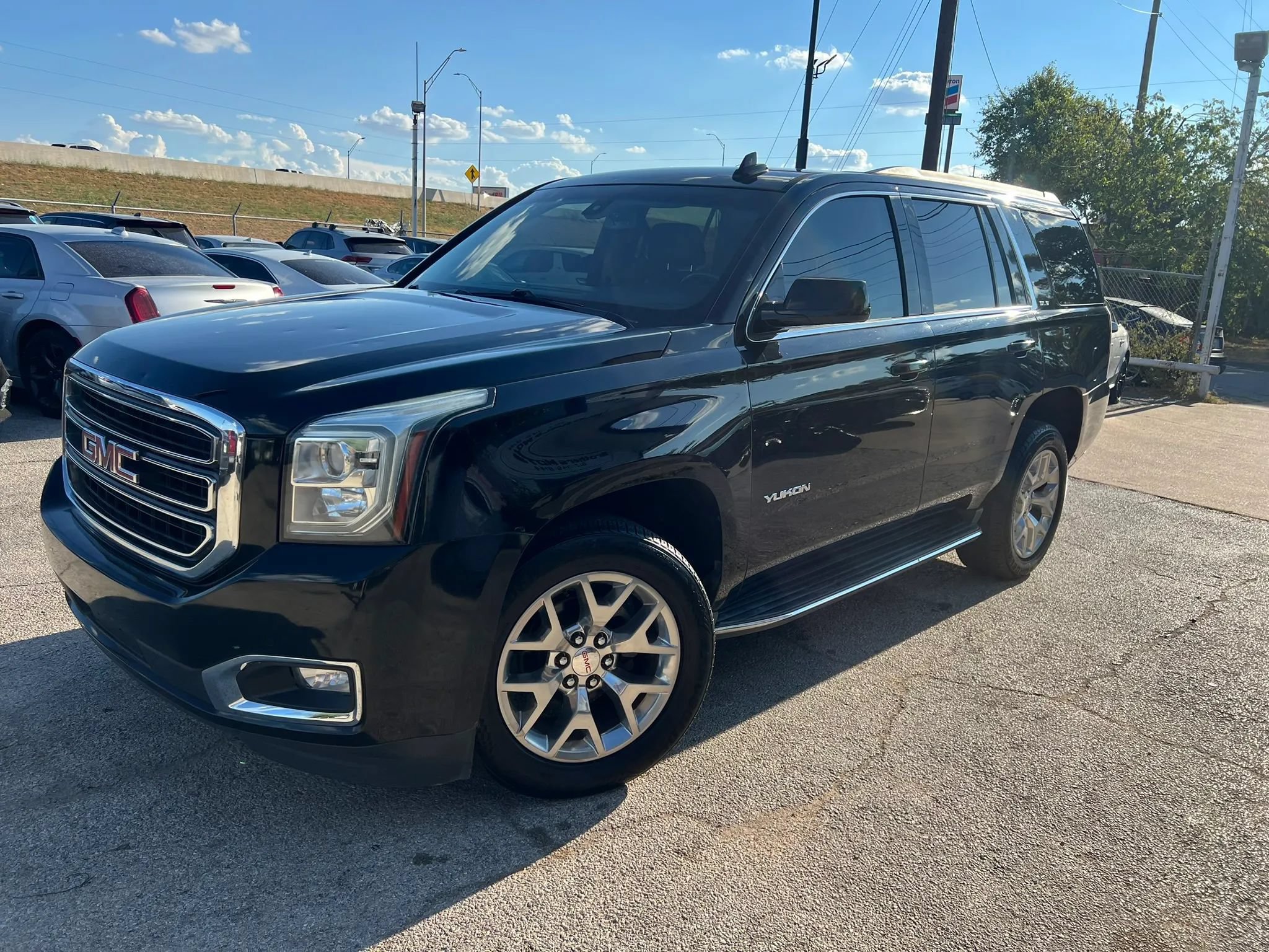Used 2018 GMC Yukon SLE w/ SLE Value Package AWD/4WD image 12