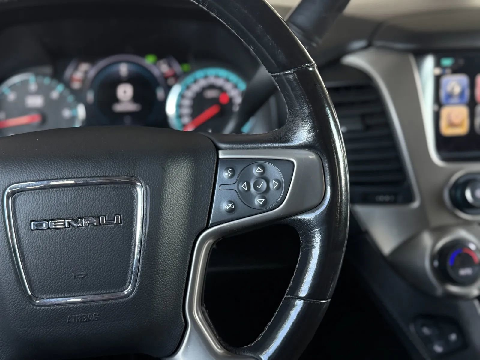 Used 2018 GMC Yukon XL Denali w/ Open Road Package image 26
