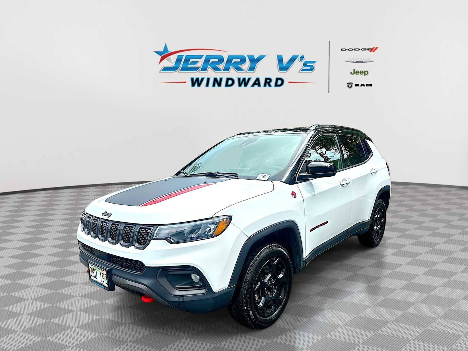 Used 2023 Jeep Compass Trailhawk AWD/4WD image 1