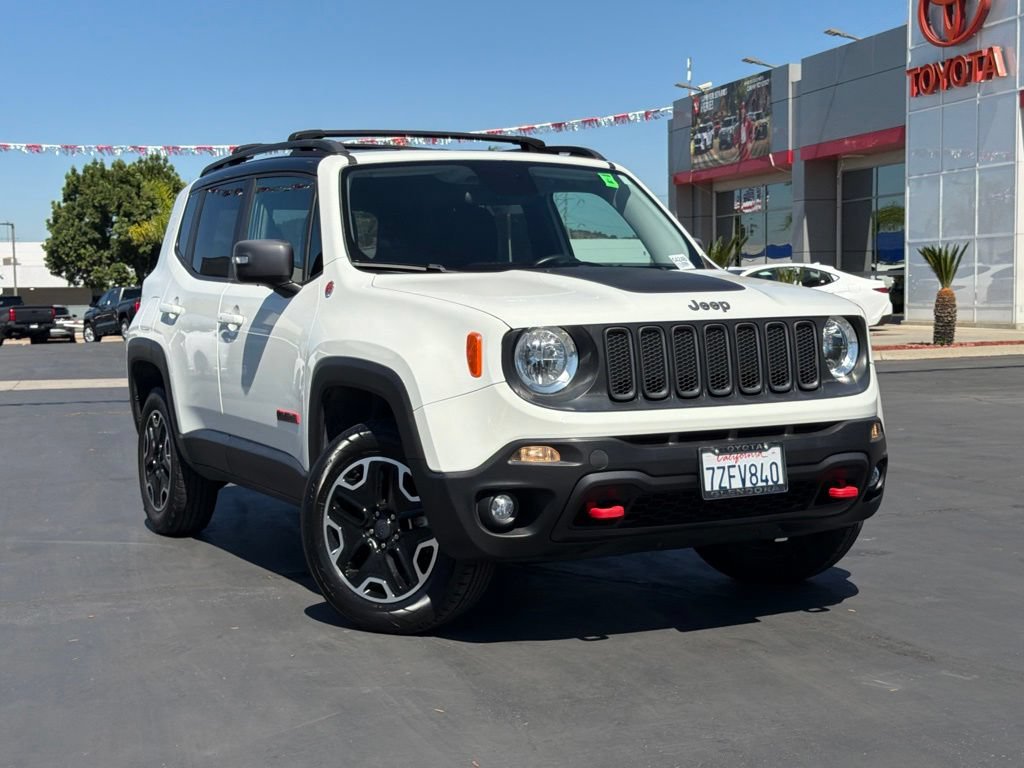 Used 2017 Jeep Renegade Trailhawk AWD/4WD image 2