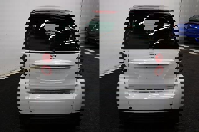 Used 2015 smart fortwo pure image 6