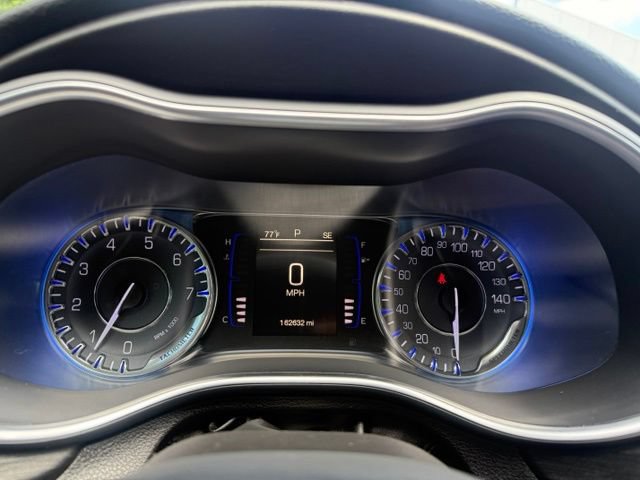 Used 2015 Chrysler 200 Limited w/ Convenience Group FWD image 15