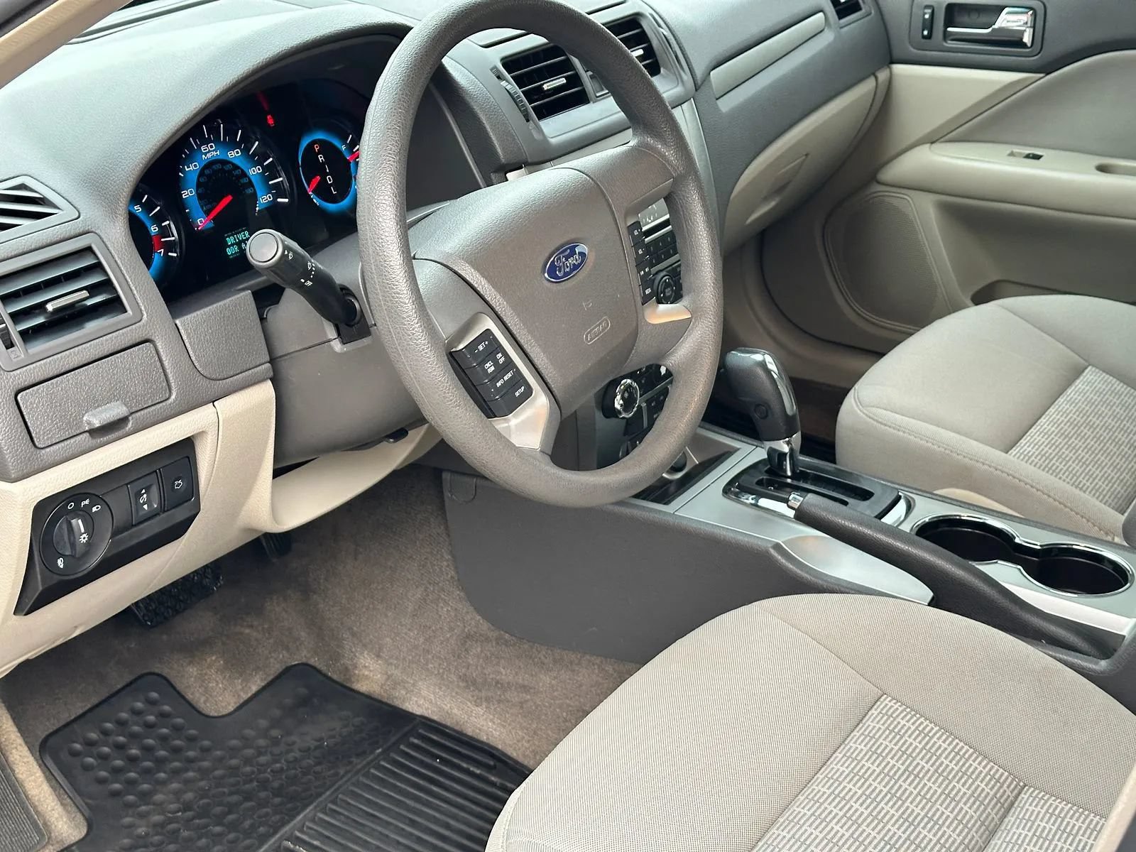 Used 2010 Ford Fusion SE FWD image 10