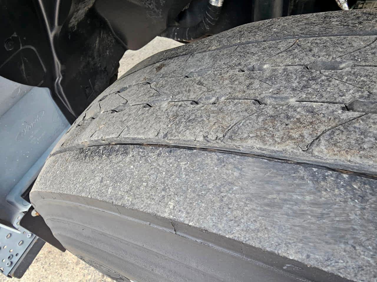 Used 2023 Ford F650 2WD Regular Cab Super Duty image 13