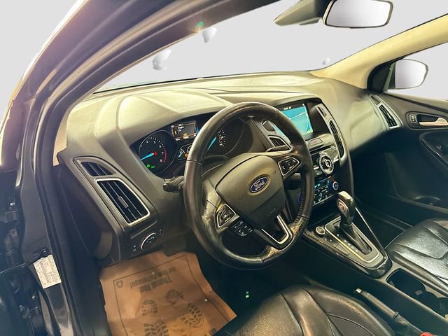 Used 2017 Ford Focus Titanium w/ Titanium Technology Package image 10