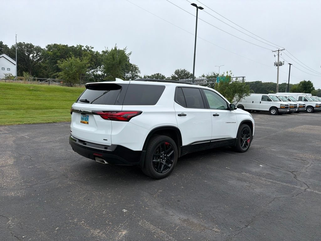 Used 2022 Chevrolet Traverse Premier w/ Redline Edition AWD/4WD image 31
