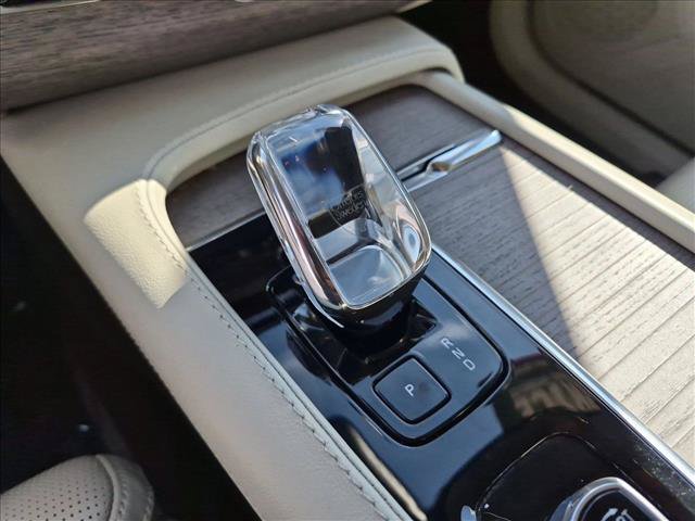 Used 2023 Volvo XC90 T8 Ultimate w/ Lounge Package AWD/4WD image 12