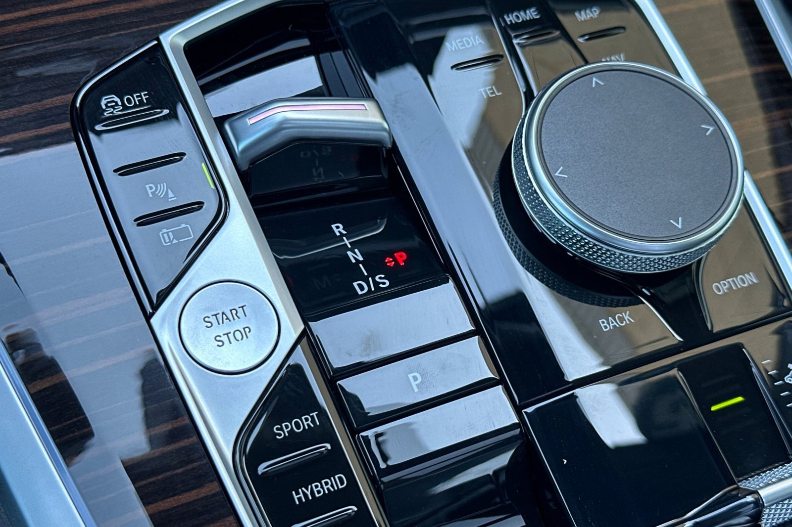 Used 2026 BMW X5 xDrive50e w/ M Sport Package image 28