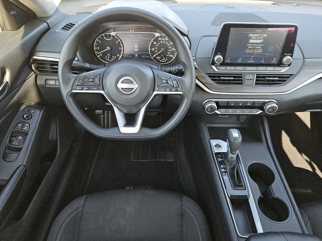 Used 2025 Nissan Altima 2.5 SV FWD image 21