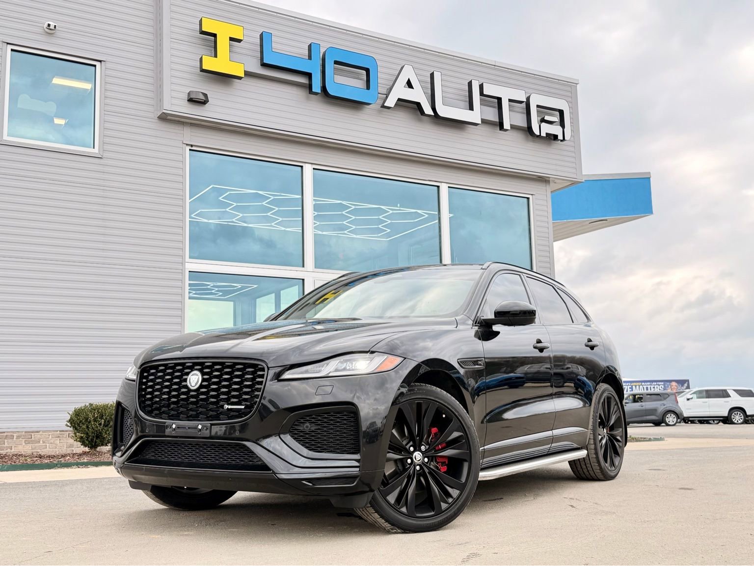 Used 2024 Jaguar F-PACE R-Dynamic S image 1