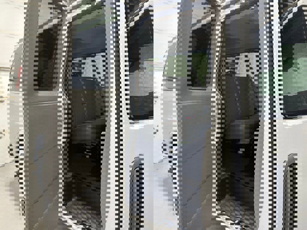 Used 2025 Chevrolet Express 3500 LT w/ LT Preferred Equipment Group image 36