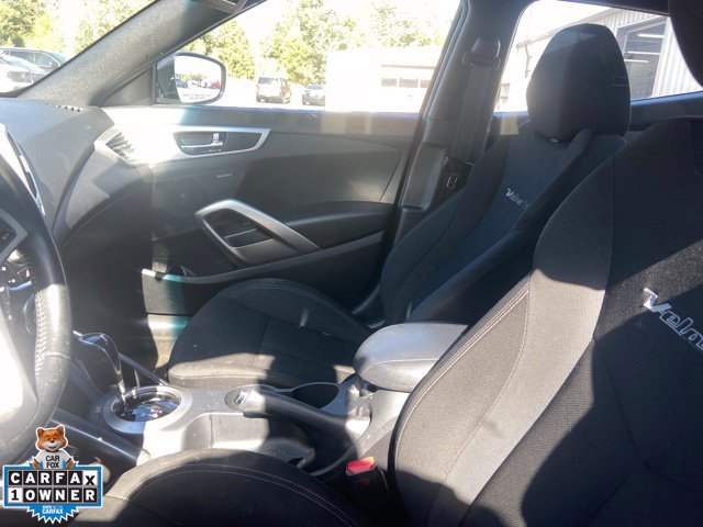 Used 2017 Hyundai Veloster Value Edition FWD image 7