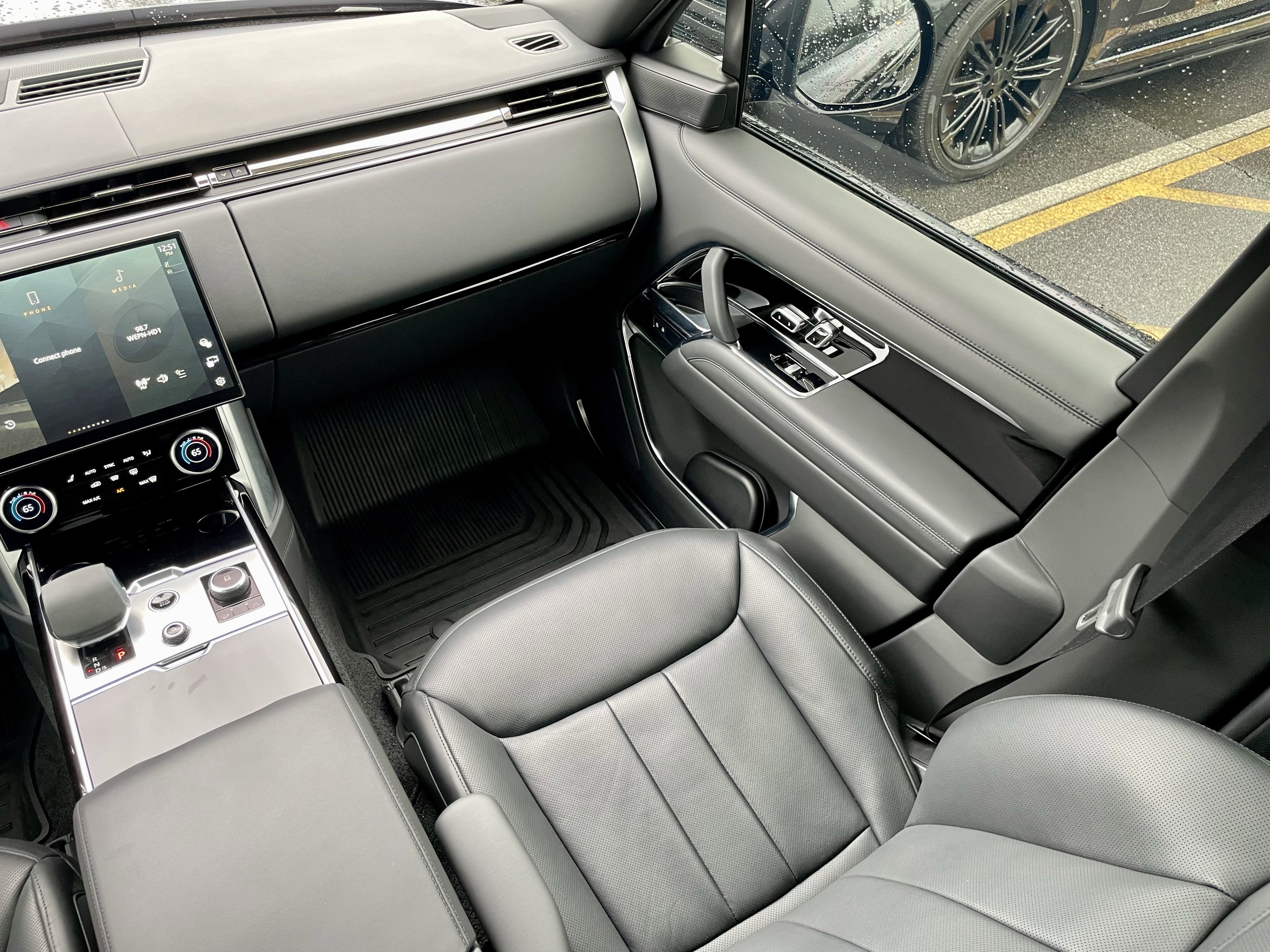 Used 2023 Land Rover Range Rover Autobiography image 18
