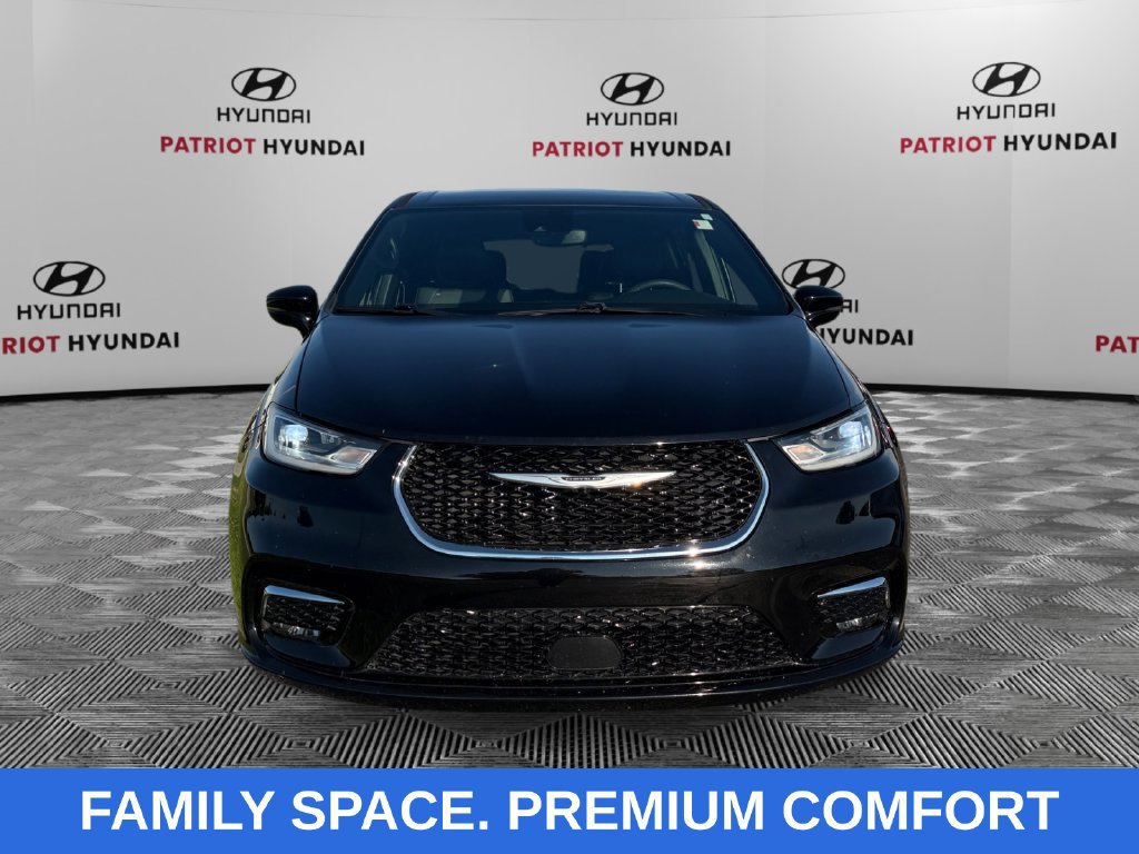 Used 2025 Chrysler Pacifica Select FWD image 8