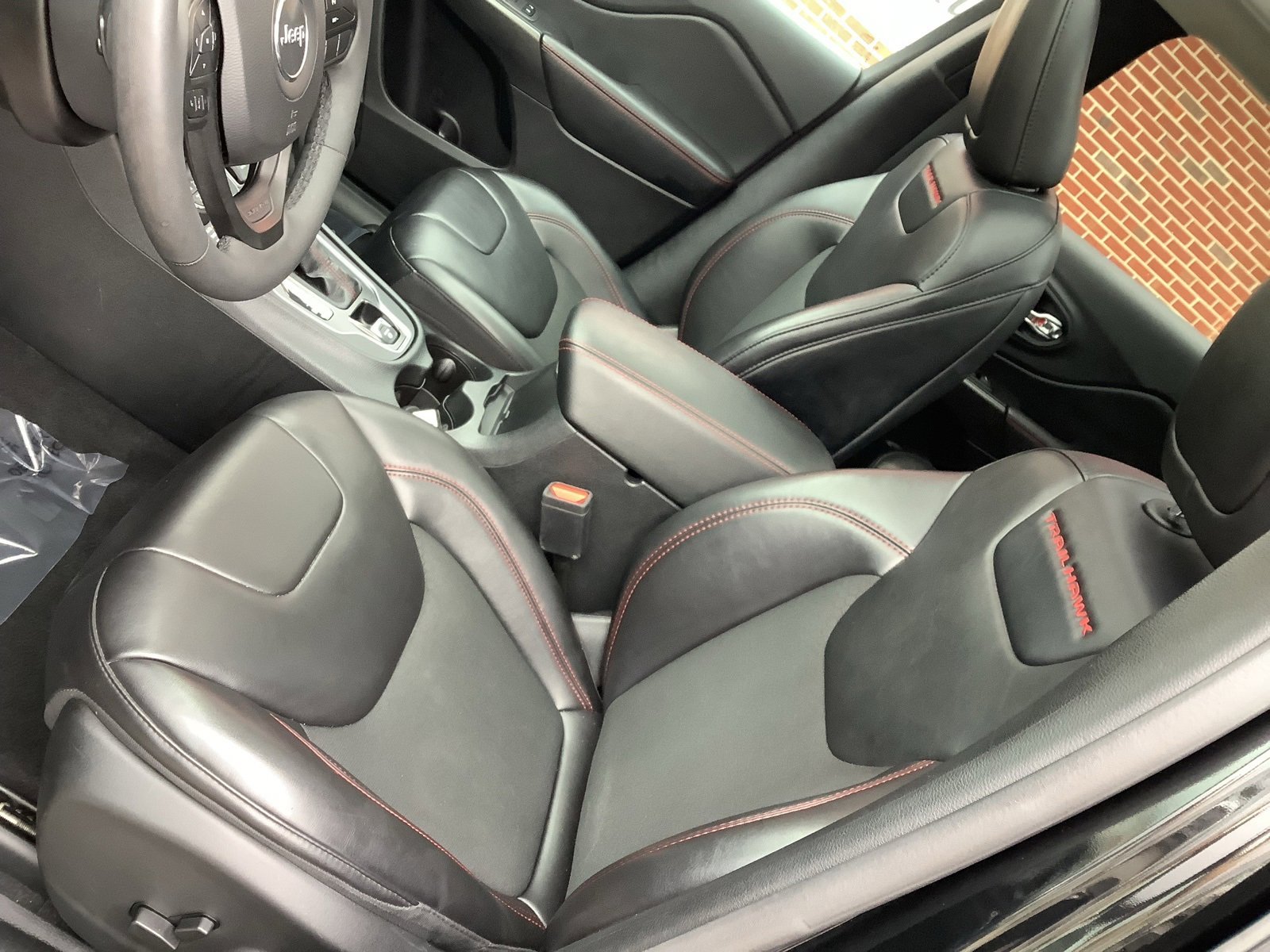 Used 2022 Jeep Cherokee Trailhawk w/ Sun & Sound Group image 12