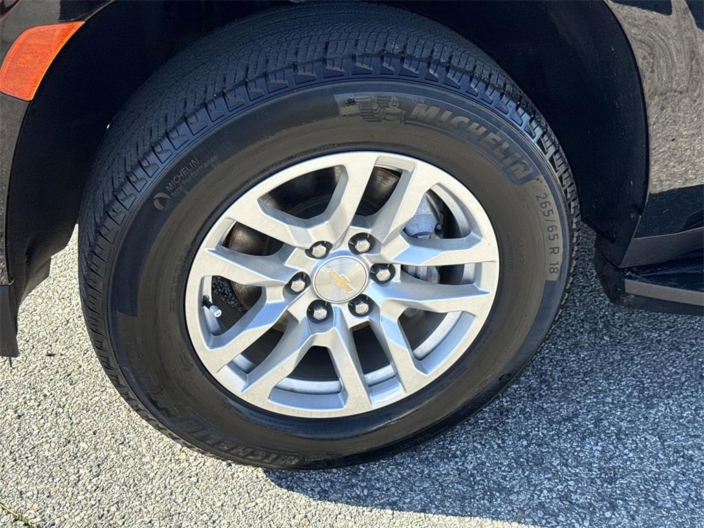 Used 2024 Chevrolet Suburban LT image 31