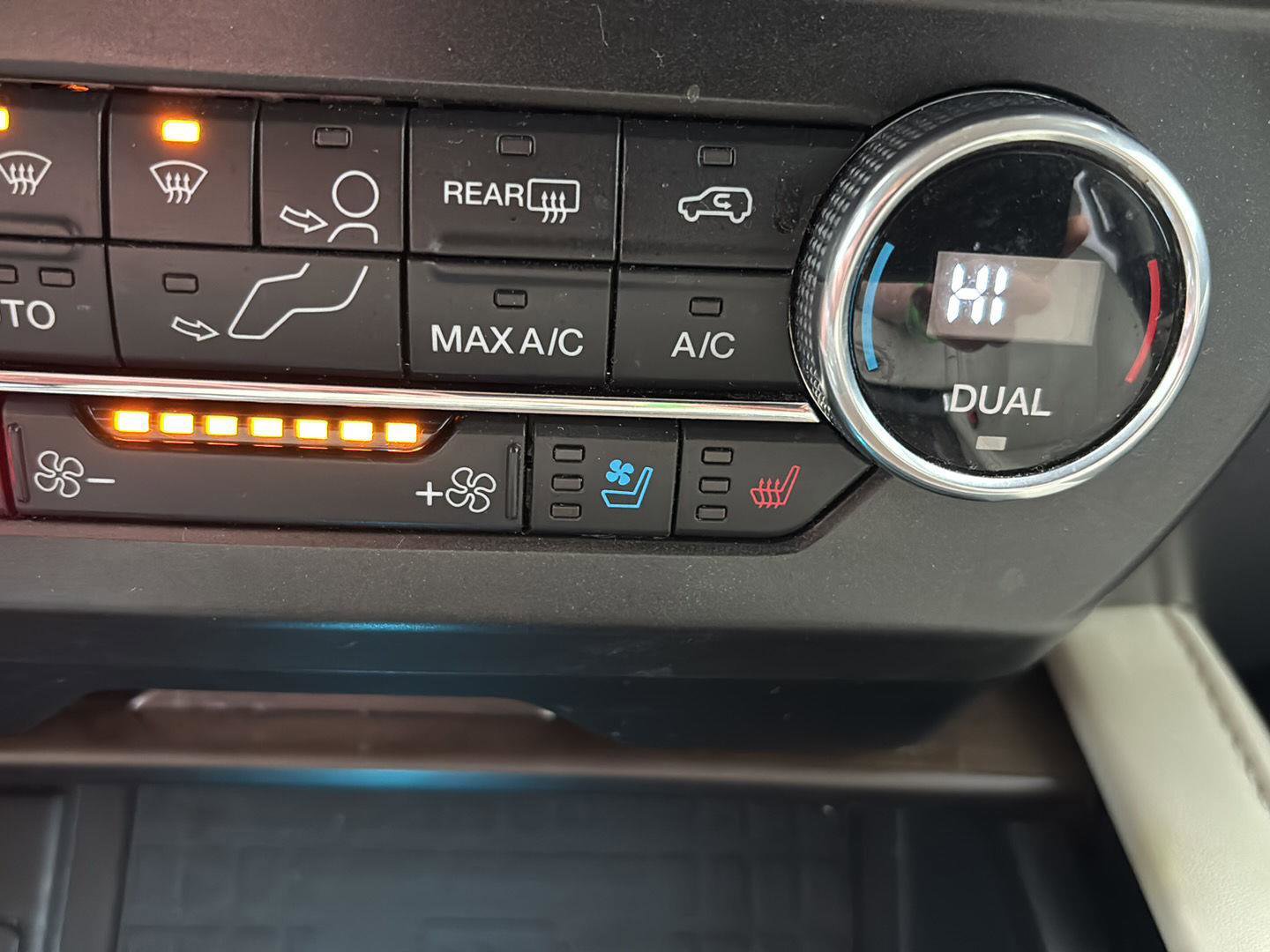 Used 2021 Ford Expedition Platinum image 32