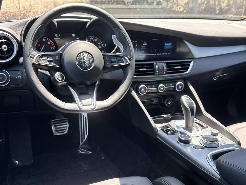 Used 2023 Alfa Romeo Giulia Veloce RWD image 6