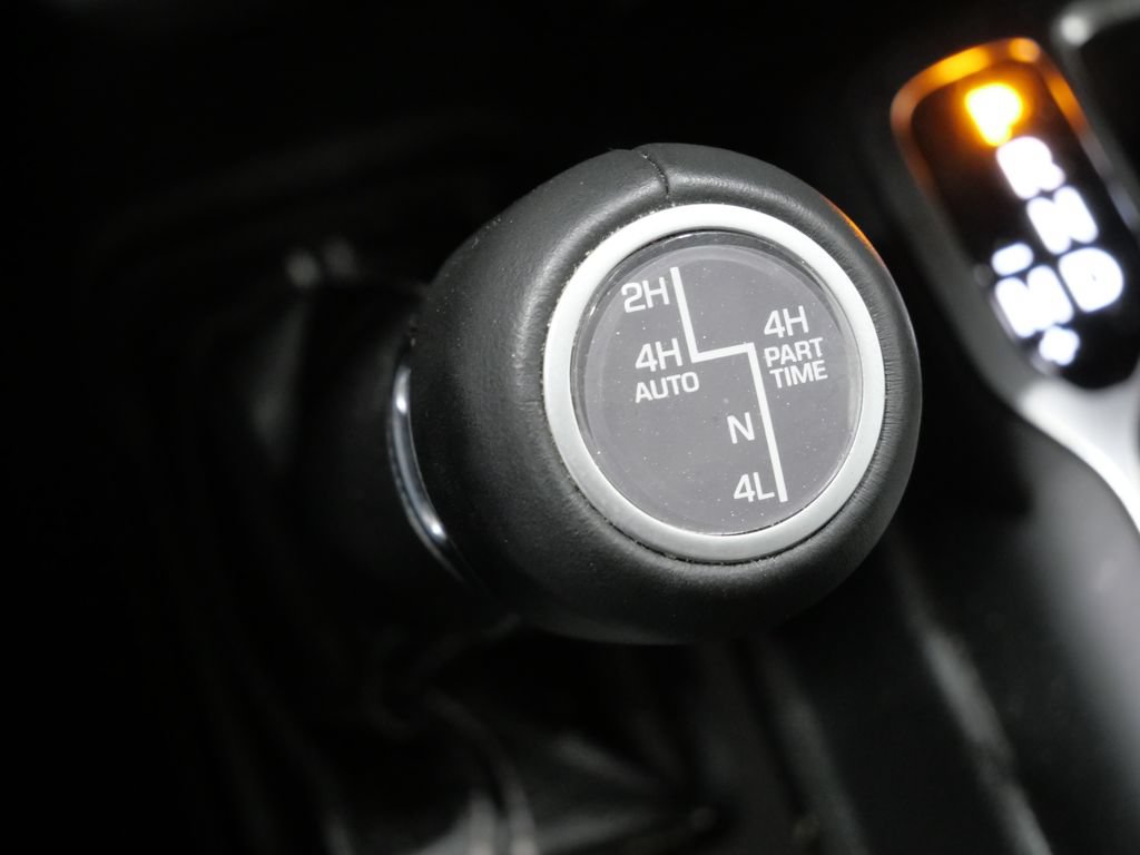 Used 2022 Jeep Wrangler Unlimited Sahara w/ Cold Weather Group AWD/4WD image 22