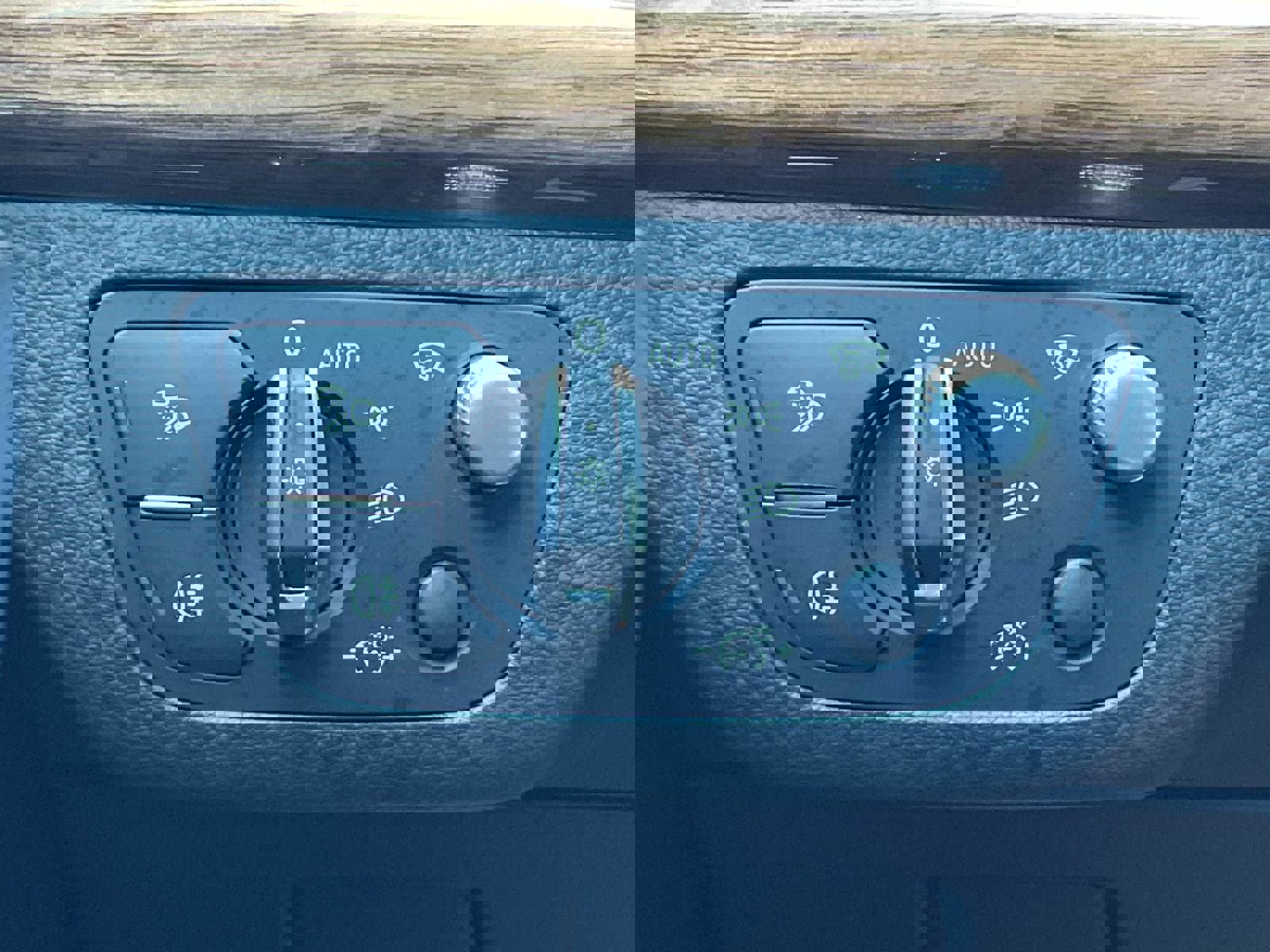 Used 2021 Audi Q5 Prestige w/ Prestige Package image 23